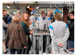 Berufsfachschüler besuchen VW-Werk