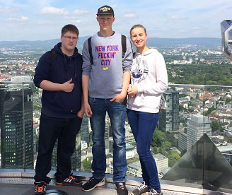 Timo Flegel, Christoph Wachenfeld und Christina Raisch auf dem Maintower