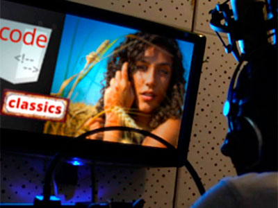 Thomas Erszeny am Misch-pult des Tonstudios der Arnold-Bode-Schule