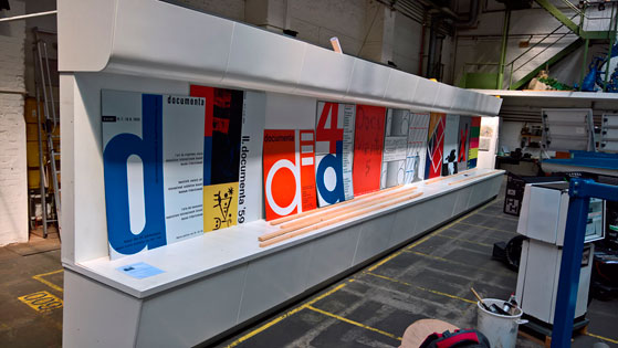 Der documenta-Tisch nach seinem Umzug in das Technikmuseum