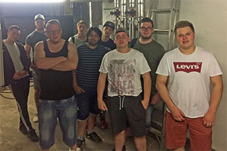 Fliesenleger besichtigen Aquapark